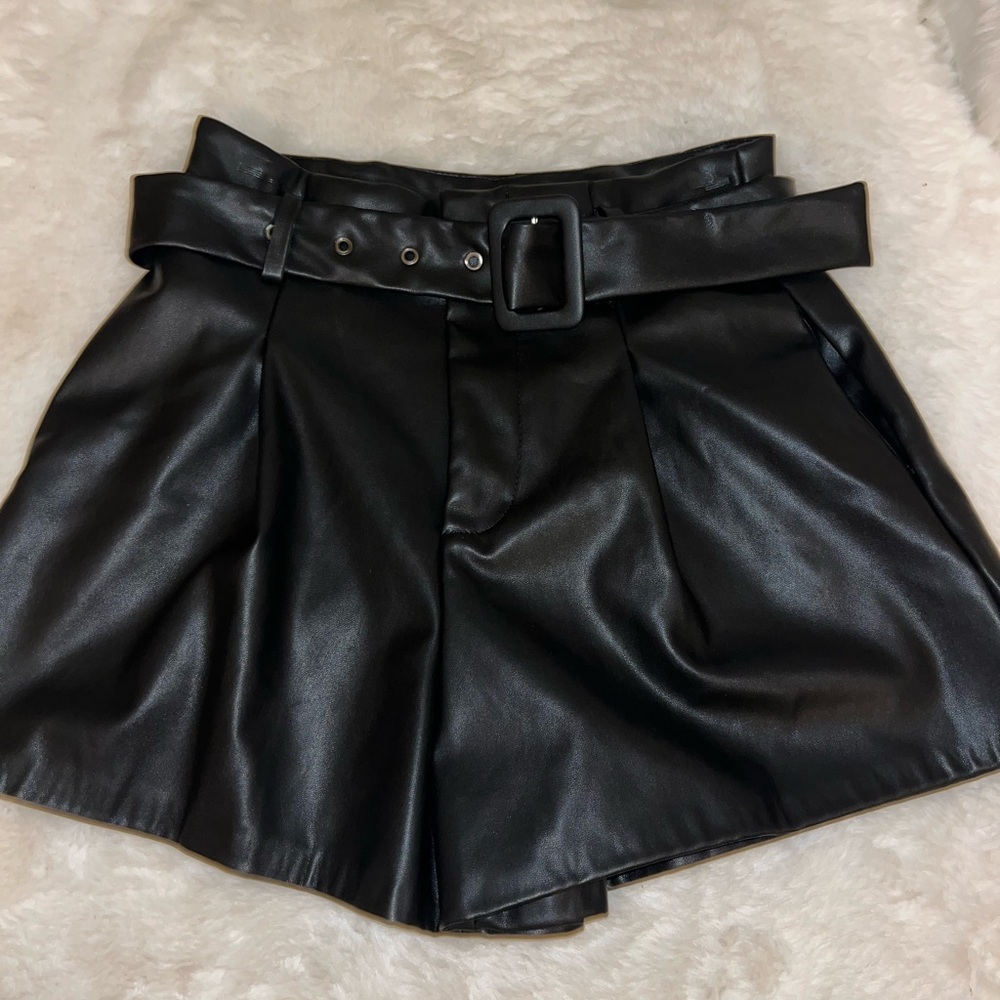 DO+BE pleather shorts
